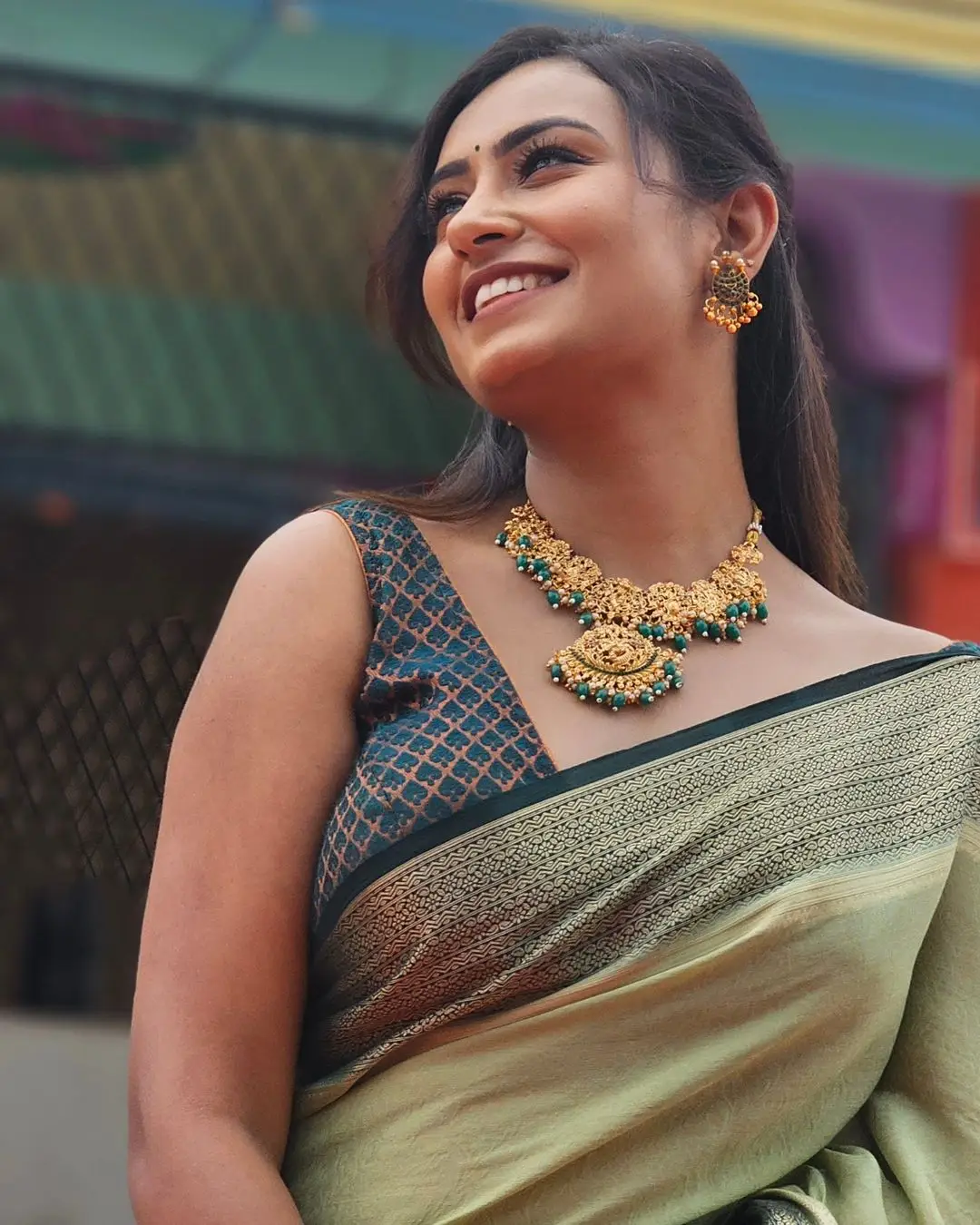 Deepa Jagadeesh Wearing Beautiful Earrings Jewellery Green Saree